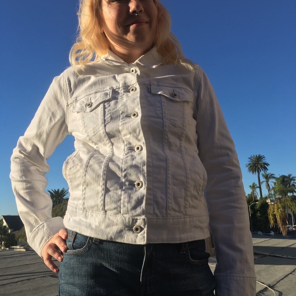 White Levi’s denim jacket